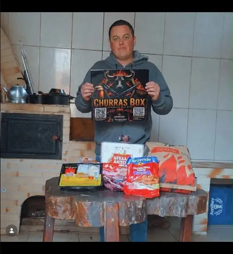 @leandromarcelinno com o kit, em Santa Rita do Sapucaí